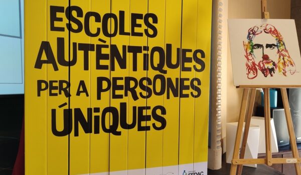 Tòtem Escoles Autèntiques per a Persones Úniques (escoles FEDAC).