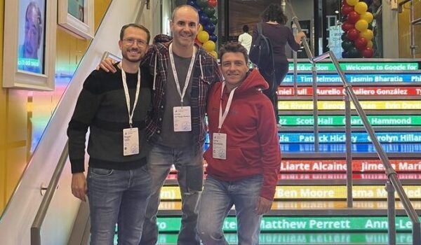 Els tres educadors de les escoles FEDAC que han assistit al Google Champions Symposium a Dublín.