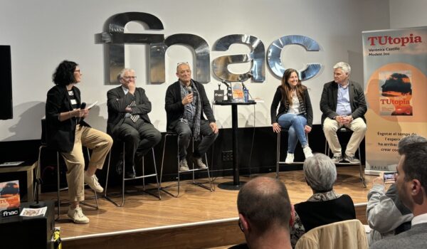 Presentació del llibre TUtopia, de Verónica Castillo i Modest Jou, al FNAC de L'illa Diagonal de Barcelona.