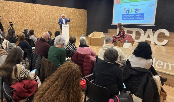 PHilippe Meirieu durant la seva ponència a les Jornades FEDAC de tranformació educativa.